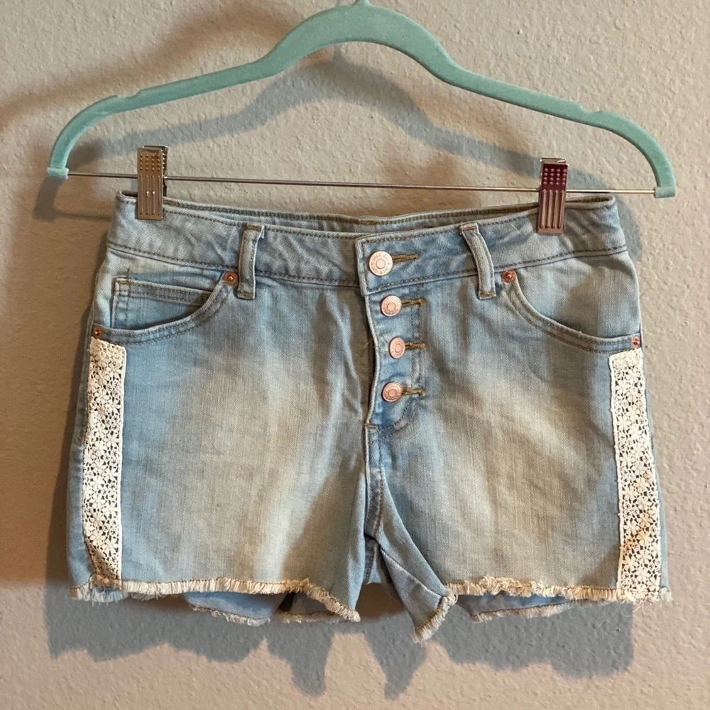 Cat & Jack Lace Trim Light Denim Stretch Shorts​​​​​​​​​